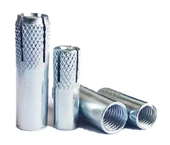 Metalni tipl M10 × 40